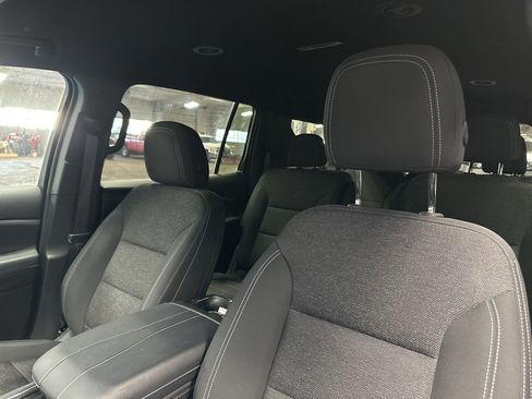 Certified 2025 Chevrolet Traverse LT image 4