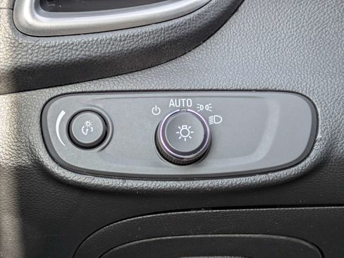 Used 2018 Chevrolet Trax LS FWD image 26