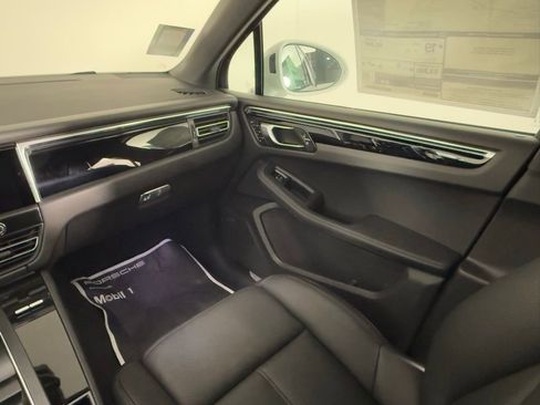New 2026 Porsche Macan image 23