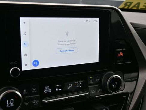 Used 2023 Toyota Highlander LE image 29