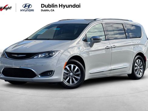 Used 2020 Chrysler Pacifica Limited w/ Advanced Safetytec Group image 1