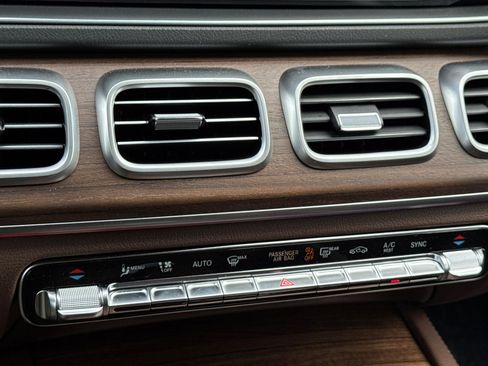 New 2025 Mercedes-Benz GLS 450 4MATIC image 19