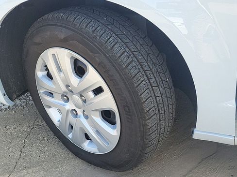 Used 2019 Dodge Grand Caravan SE FWD image 28