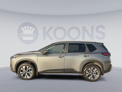 Used 2023 Nissan Rogue SV w/ SV Premium B Package image 2