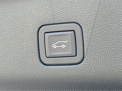 New 2026 GMC Yukon XL Denali w/ Denali Reserve Package image 13