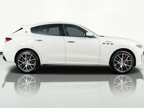 Used 2022 Maserati Levante Modena image 5