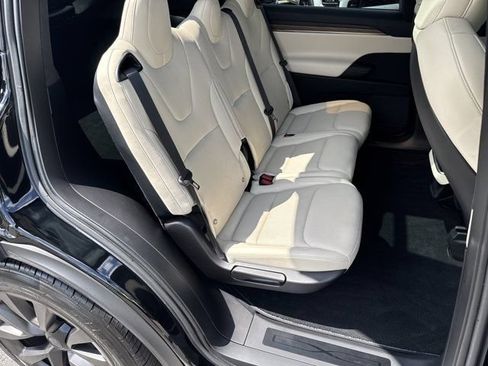 Used 2023 Tesla Model X AWD/4WD image 17