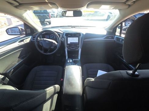 Used 2020 Ford Fusion SE image 16