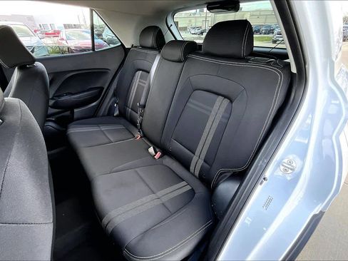 Used 2023 Hyundai Venue SEL image 19