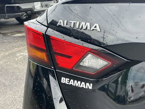 Used 2024 Nissan Altima 2.5 SR FWD image 10