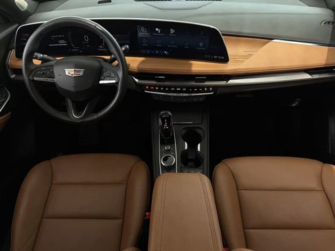 Used 2024 Cadillac XT4 Premium Luxury FWD image 11