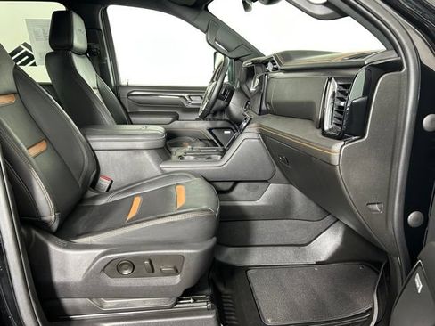 Used 2024 GMC Sierra 3500 AT4 w/ AT4 Preferred Package AWD/4WD image 17