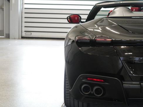 Used 2024 Ferrari Roma Spider RWD image 12