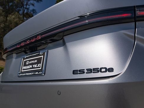 New 2026 Lexus ES 350e FWD image 11