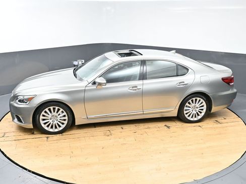 Used 2017 Lexus LS 460 AWD image 48