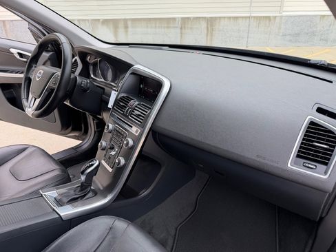 Used 2016 Volvo XC60 T5 Premier image 23