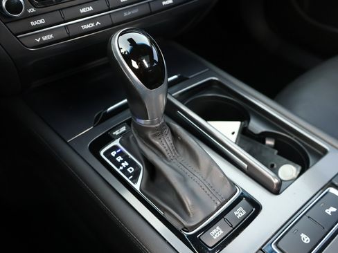 Used 2015 Hyundai Genesis 3.8 w/ Option Group 03 image 21