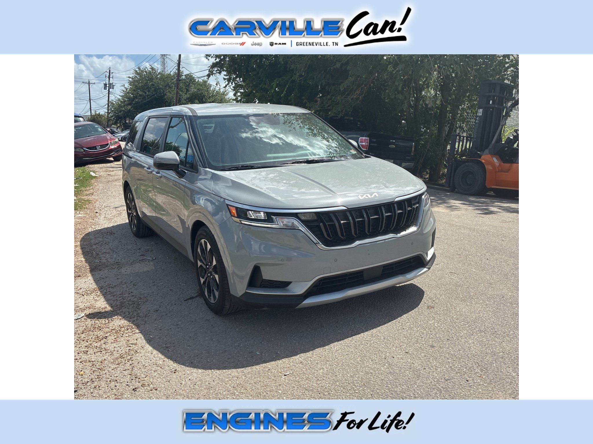 Used 2024 Kia Carnival EX FWD image 1