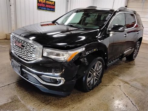 Used 2018 GMC Acadia Denali w/ Technology Package image 4