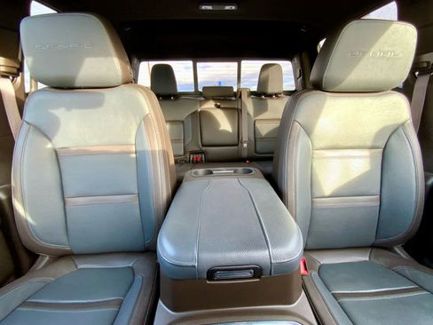 Used 2023 GMC Sierra 3500 Denali w/ Denali Ultimate Package image 31