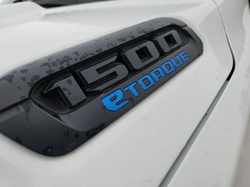 New 2026 RAM 1500 4x4 Crew Cab image 11