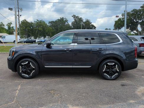 Certified 2025 Kia Telluride S FWD image 8