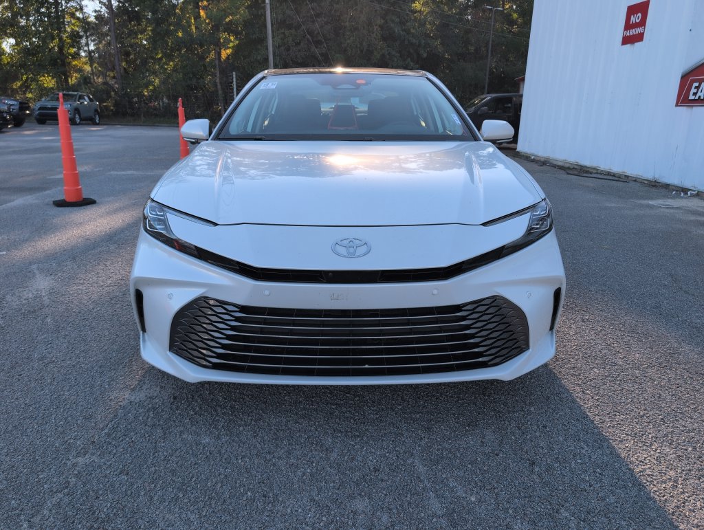 Used 2025 Toyota Camry XLE w/ Premium Plus Package FWD image 3