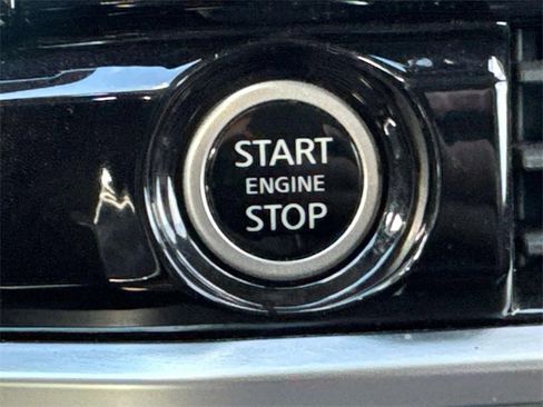 Certified 2024 Nissan Pathfinder SL image 19