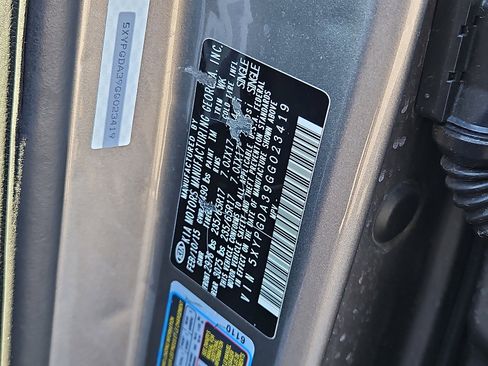 Used 2016 Kia Sorento LX w/ LX Convenience Package image 25