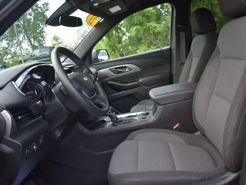 Used 2023 Chevrolet Traverse LT FWD image 26