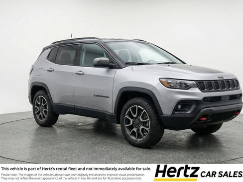 Used 2025 Jeep Compass Trailhawk AWD/4WD image 1