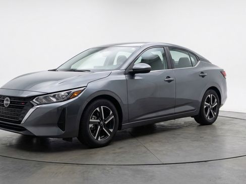 Used 2025 Nissan Sentra SV FWD image 3
