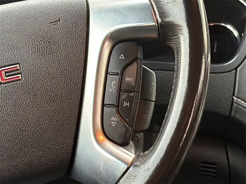 Used 2015 GMC Acadia SLE image 22