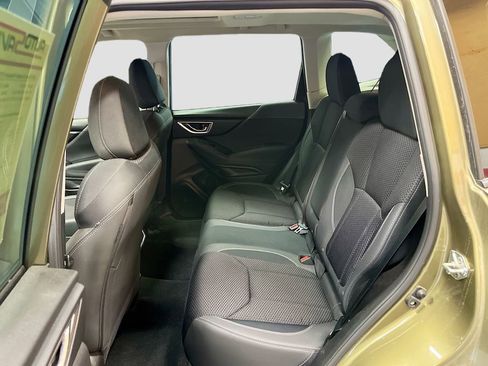 Used 2023 Subaru Forester Premium AWD/4WD image 24