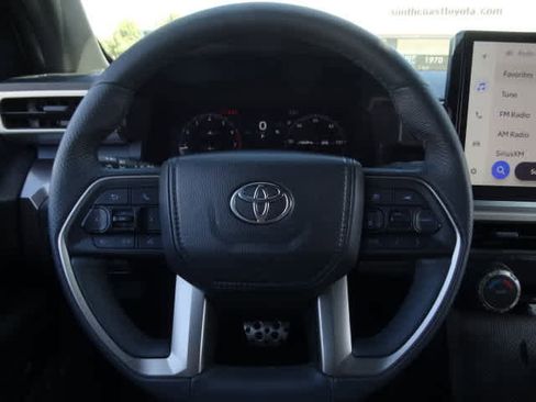 Used 2025 Toyota Tacoma TRD Sport image 25