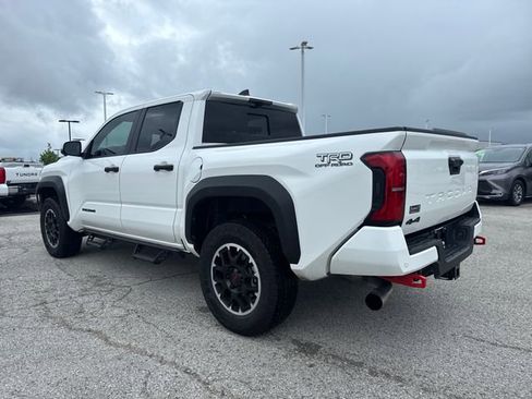 Used 2026 Toyota Tacoma TRD Off-Road w/ TRD Off Road Premium Package AWD/4WD image 4