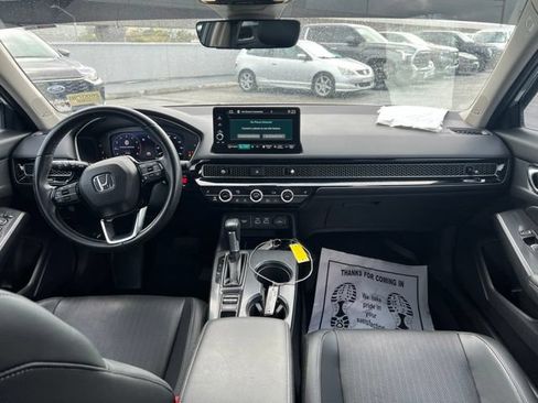 Used 2022 Honda Civic Touring image 8