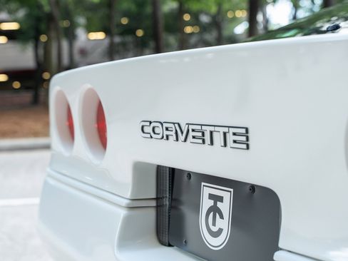 Used 1988 Chevrolet Corvette Coupe image 31