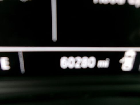 Used 2019 Chevrolet Cruze LT w/ Convenience Package image 23