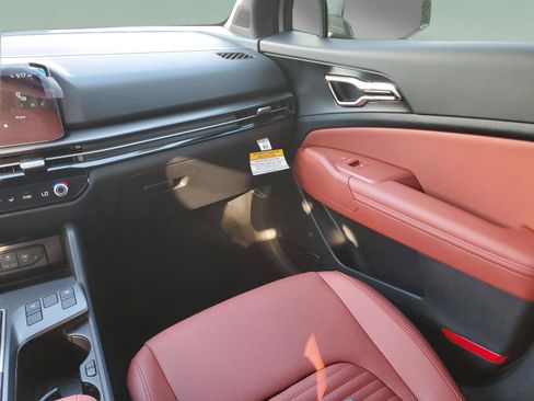 New 2026 Kia Sportage SX FWD image 19