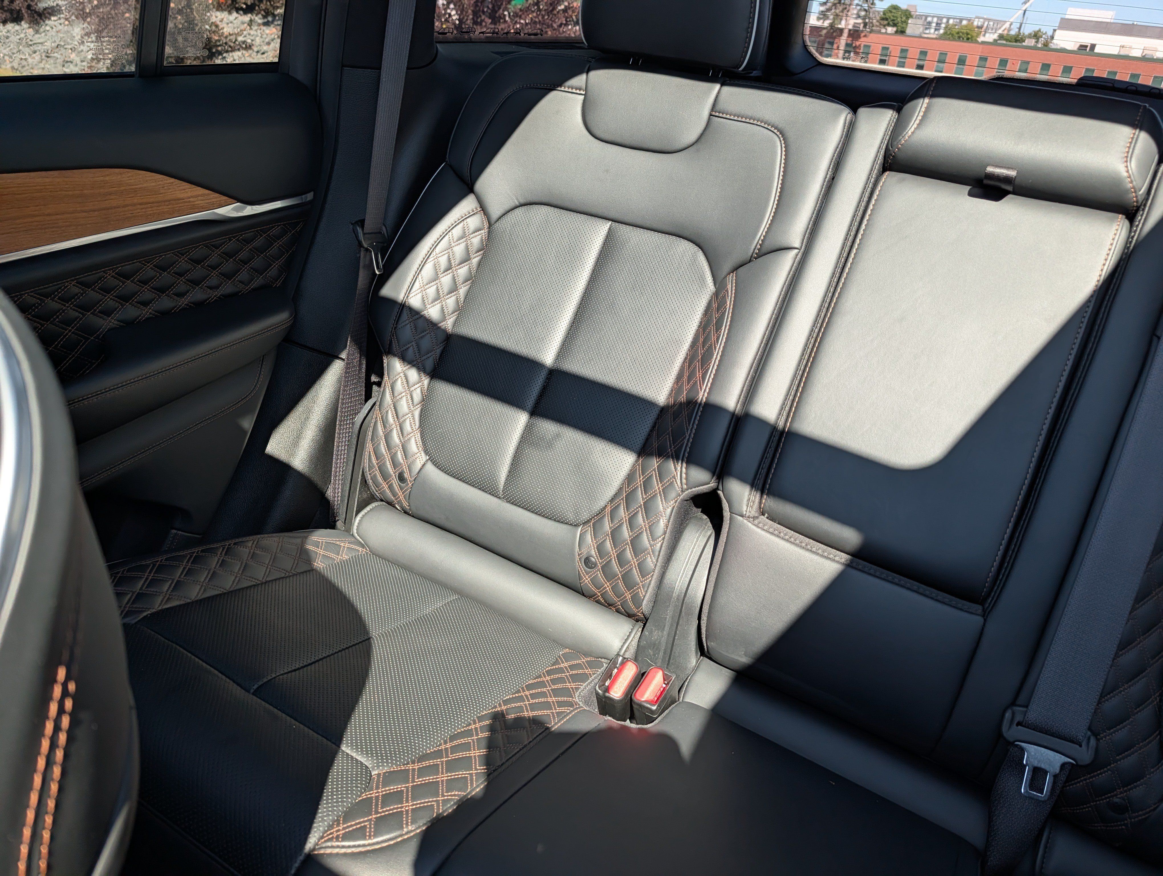 Used 2023 Jeep Grand Cherokee Summit AWD/4WD image 12