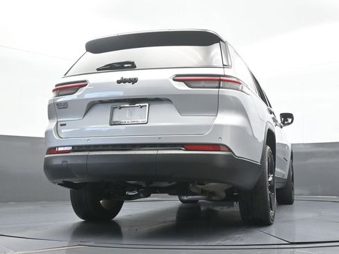 Used 2023 Jeep Grand Cherokee L Laredo RWD image 59