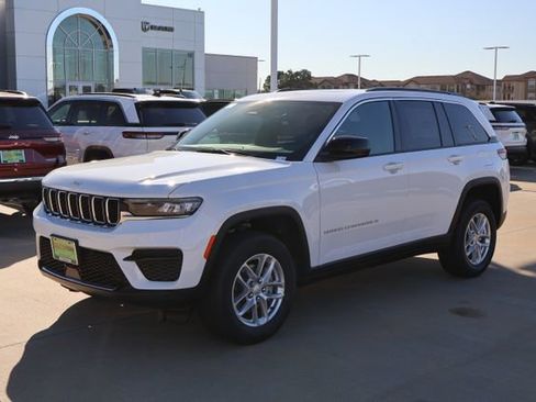New 2026 Jeep Grand Cherokee Laredo X image 3