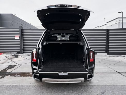 Used 2026 Rolls-Royce Cullinan image 19