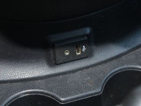 Used 2017 Nissan Versa SV image 21