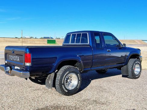 Used 1992 Toyota Pickup Deluxe image 5