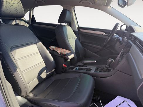 Used 2022 Volkswagen Passat 2.0T SE image 15