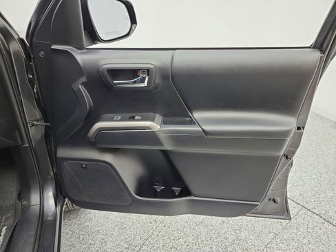 Used 2019 Toyota Tacoma Limited AWD/4WD image 20