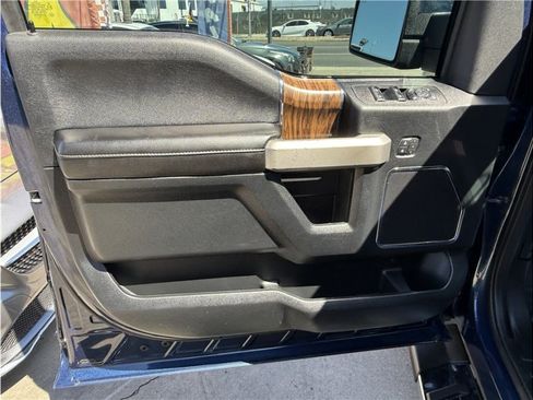 Used 2018 Ford F150 Lariat w/ Equipment Group 502A Luxury AWD/4WD image 17