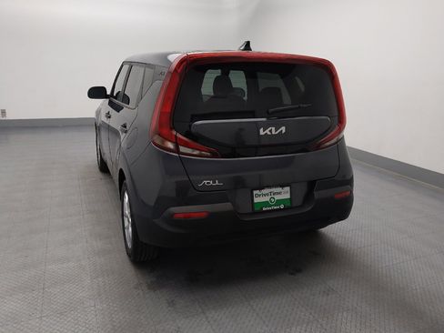 Used 2022 Kia Soul LX w/ Technology Package FWD image 6